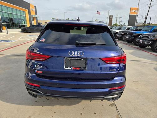 Navarra Blue Metallic 2022 Audi Q3 45 S line Premium Plus