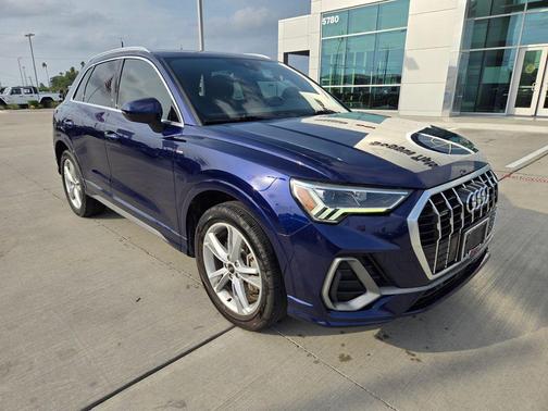 Navarra Blue Metallic 2022 Audi Q3 45 S line Premium Plus