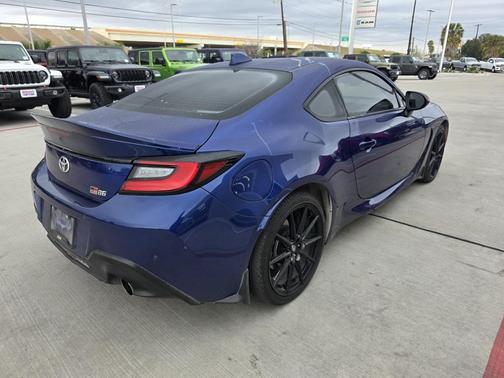 2025 Toyota GR86 Premium