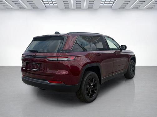 Velvet Red Pearlcoat 2026 Jeep Grand Cherokee Altitude