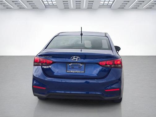 Admiral Blue Pearl 2022 Hyundai Accent SE