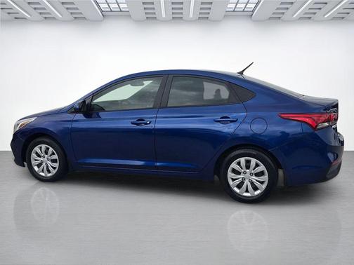 Admiral Blue Pearl 2022 Hyundai Accent SE