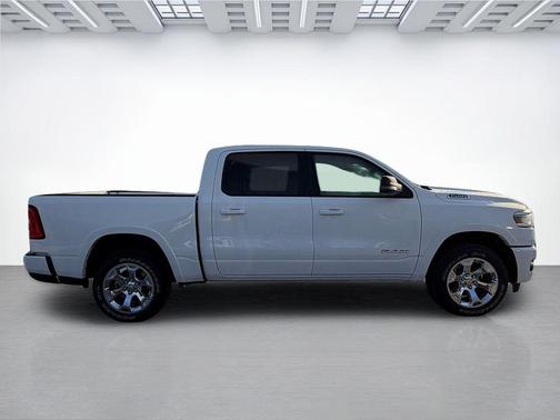 Bright White Clearcoat 2026 RAM 1500 Big Horn/Lone Star