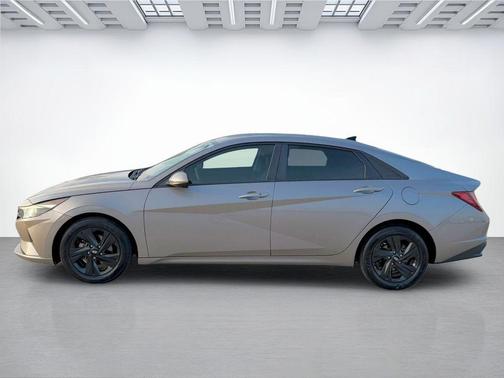 Fluid Metal 2023 Hyundai ELANTRA SEL