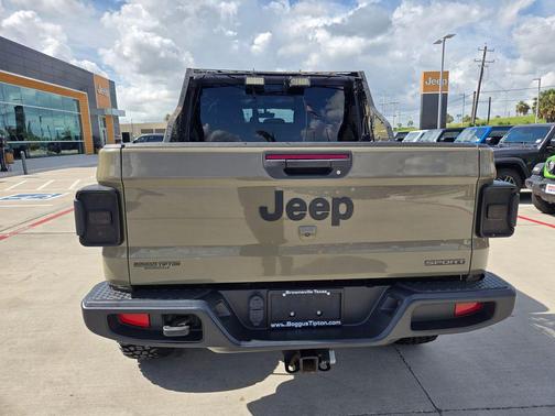 Gator Clearcoat 2020 Jeep Gladiator Sport S