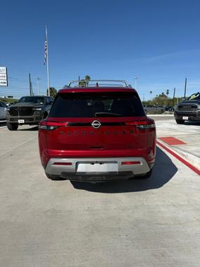 2023 Nissan Pathfinder SL FWD