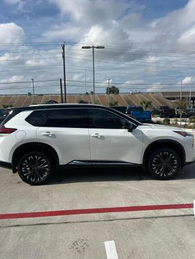 2025 Nissan Rogue Platinum