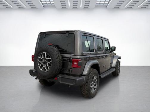 2026 Jeep Wrangler 4-Door Sahara 4x4