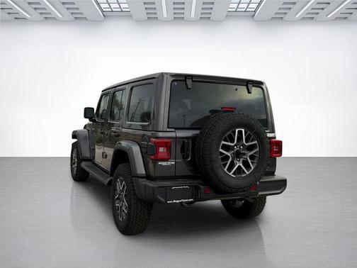 2026 Jeep Wrangler 4-Door Sahara 4x4
