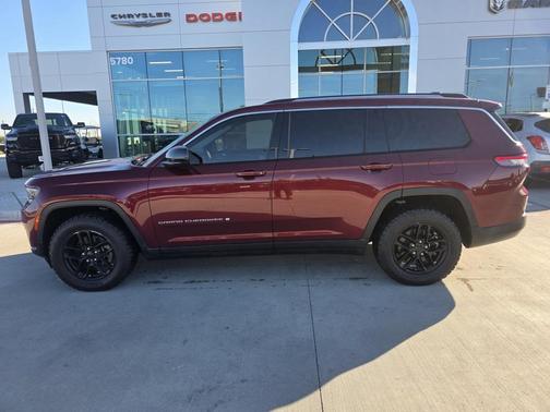 2022 Jeep Grand Cherokee L Laredo