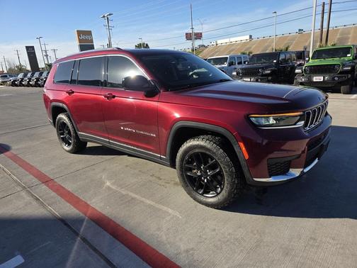 2022 Jeep Grand Cherokee L Laredo