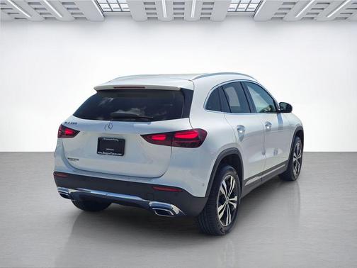 2025 Mercedes-Benz GLA 250 4MATIC