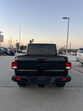 2023 Jeep Gladiator Willys 4x4