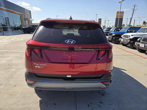2025 Hyundai TUCSON SEL