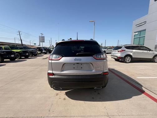 2022 Jeep Cherokee Latitude Lux