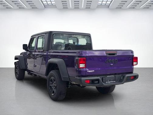 2026 Jeep Gladiator Sport