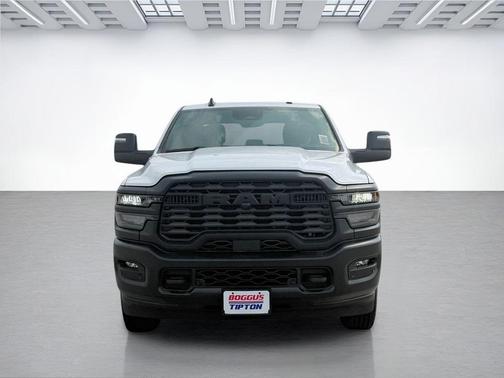 Bright White Clearcoat 2026 RAM 2500 Tradesman Crew Cab 4x4 6'4' Box