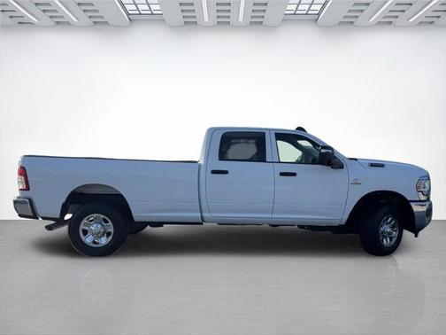 2024 RAM 2500 Tradesman Crew Cab 4x4 8' Box