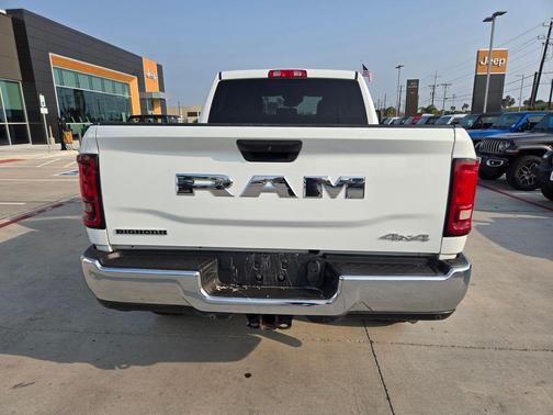 Bright White Clearcoat 2025 RAM 2500 Big Horn Crew Cab 4x4 6'4' Box