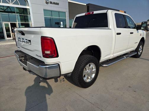 Bright White Clearcoat 2025 RAM 2500 Big Horn Crew Cab 4x4 6'4' Box