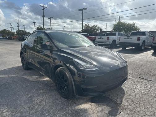 2023 Tesla Model Y Long Range Dual Motor All-Wheel Drive
