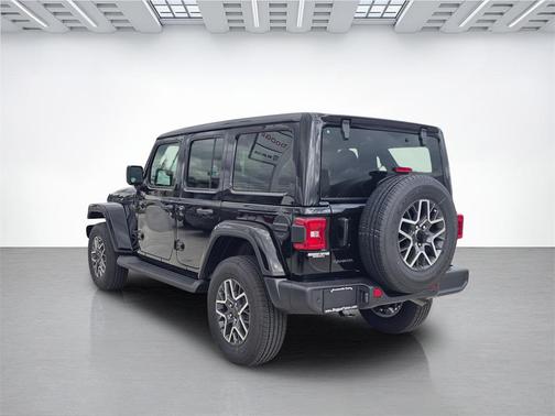 2026 Jeep Wrangler 4-Door Sahara 4x4