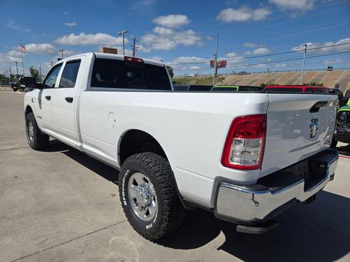 Bright White Clearcoat 2019 RAM 2500 Tradesman Crew Cab 4x4 8' Box