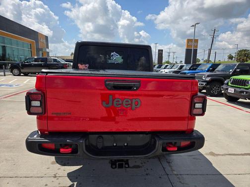 Firecracker Red Clearcoat 2024 Jeep Gladiator Rubicon