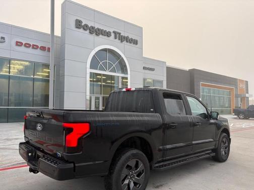 2025 Ford F-150 Lightning Flash