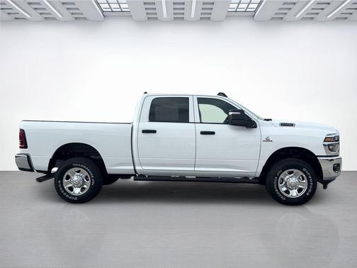 Bright White Clearcoat 2026 RAM 2500 Tradesman Crew Cab 4x4 6'4' Box