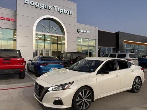 2022 Nissan Altima SR FWD