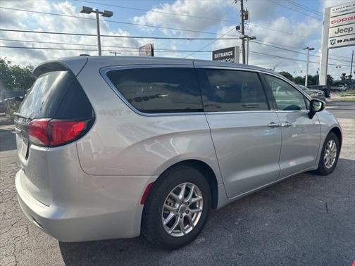 2023 Chrysler Voyager LX