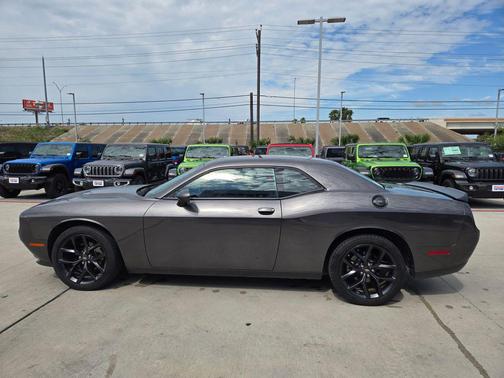 Granite Pearlcoat 2023 Dodge Challenger SXT