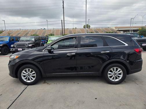 Ebony Black 2019 Kia Sorento L