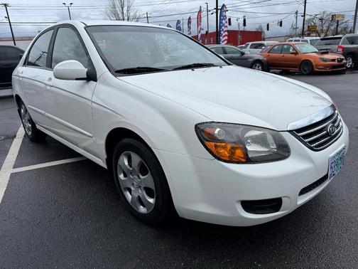 White 2009 Kia Spectra SX