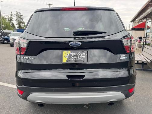 Black 2017 Ford Escape SE