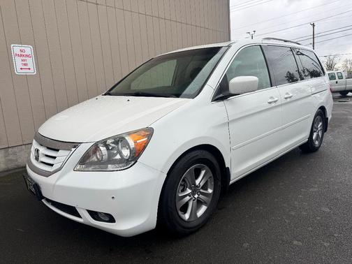 White 2008 Honda Odyssey Touring