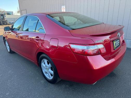 Red 2009 Toyota Camry XLE