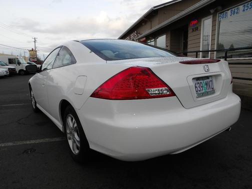 White 2006 Honda Accord LX