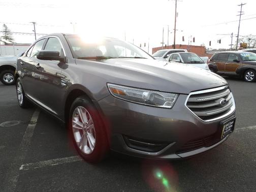 Gray 2014 Ford Taurus SEL