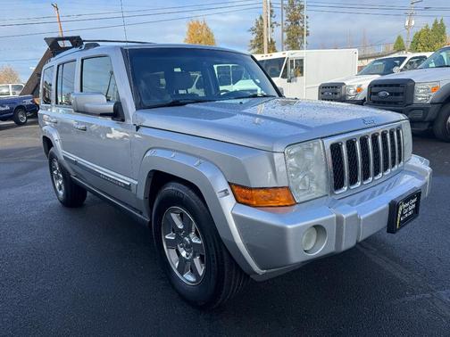 Silver 2007 Jeep Commander Overland