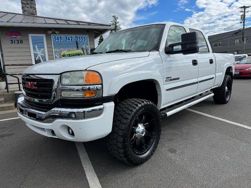 White 2003 GMC Sierra 2500 SLE
