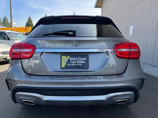 Gray 2015 Mercedes-Benz GLA-Class GLA 250