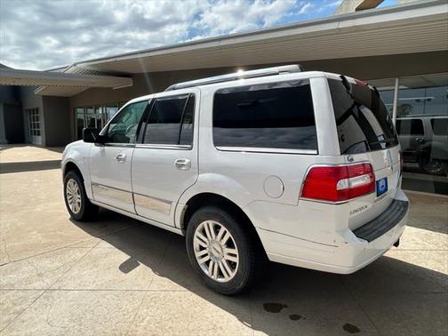 2011 Lincoln Navigator Base