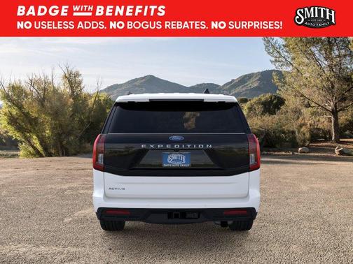 Star White Metallic Tri-Coat 2026 Ford Expedition Active