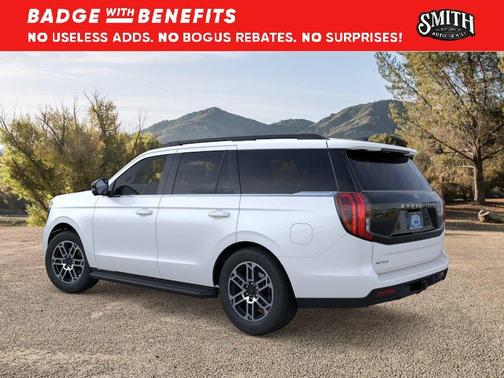 Star White Metallic Tri-Coat 2026 Ford Expedition Active