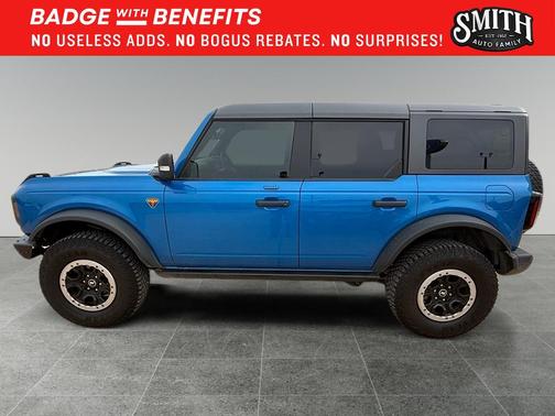 Velocity Blue Metallic 2022 Ford Bronco Badlands