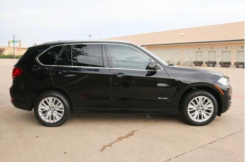 Photo 4 of 32 of 2016 BMW X5 sDrive35i