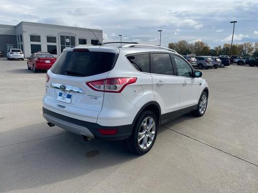 Photo 3 of 8 of 2015 Ford Escape Titanium
