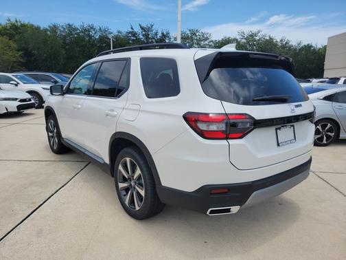 2025 Honda Pilot Touring